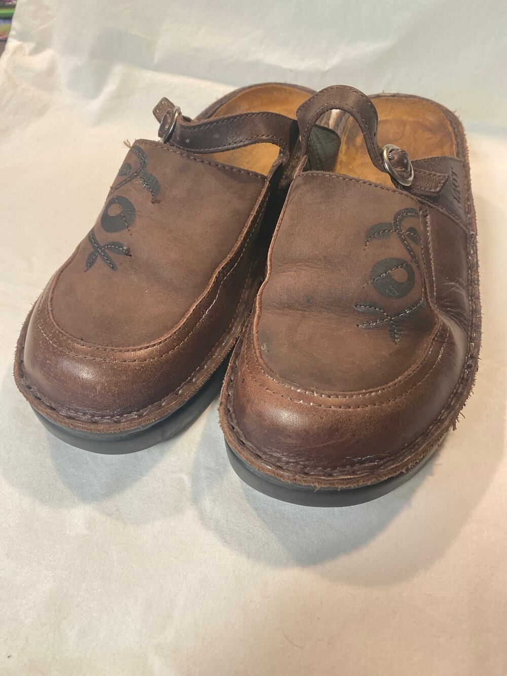 Naot Women's Leather 90s Style Mules EU 38 US 7.5-8